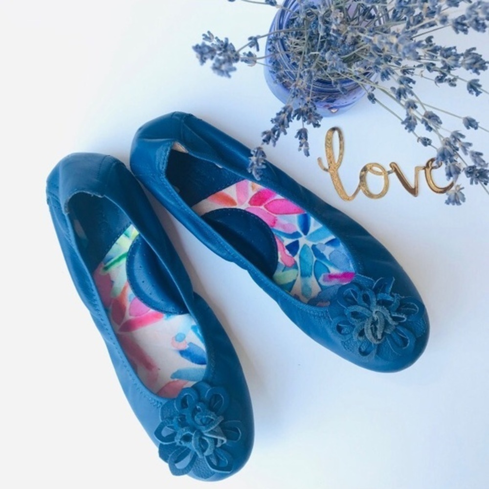 Born Leather Rounded Toe Ballet Flats With Embellishment